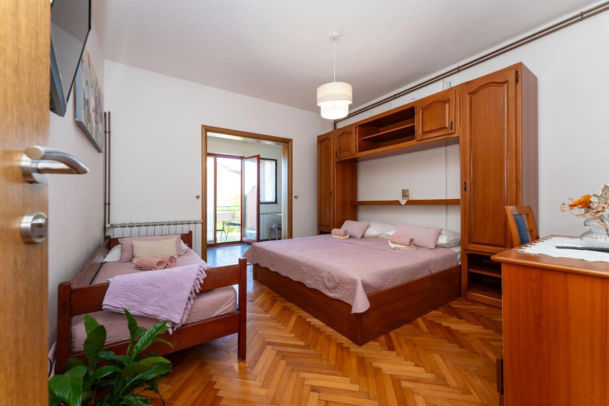 Apartments Adriana Starigrad Paklenica Esterno foto